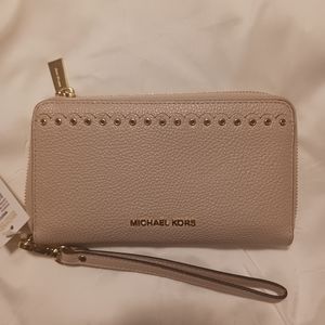 MK wristlet in Soft Pink